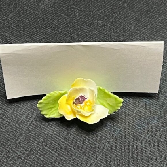 VTG ONE Adderley Floral Bone China Place-Name Card Holder Yellow England 1.5" - Picture 2 of 14